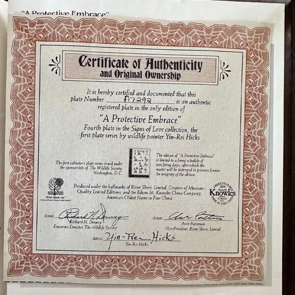 "Protective Embrace" 1982 By Wildlife Yin-Rei Hicks Racoon Collectible Plate - Picture 4 of 4